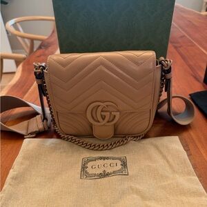 Gucci Marmont Matelassé Chevron Shoulder Bag with Double G in Brown Leather
